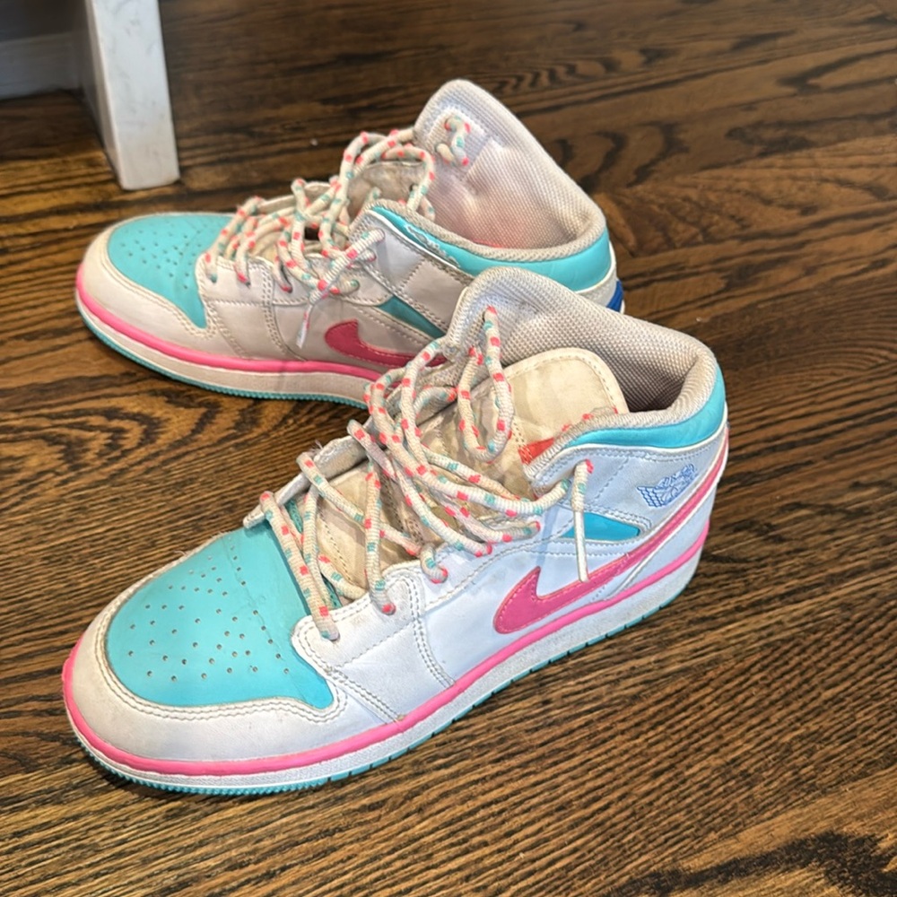 Air Jordan girls sneakers